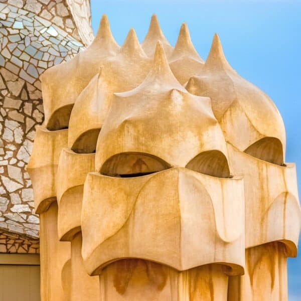 Casa_mila_credits_Image par djedj de Pixabay